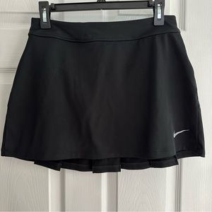 Black Nike golf skirt